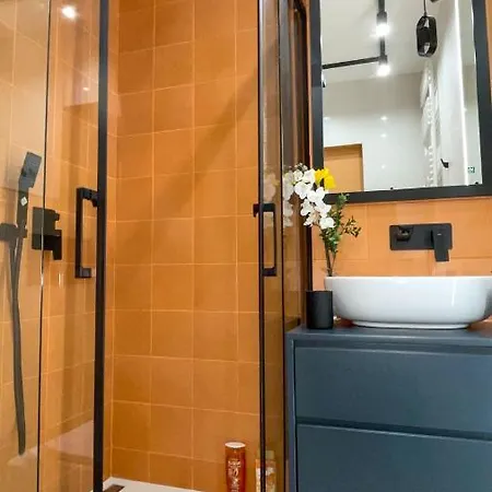 Appartement Comfortable 1-room Close To The Center