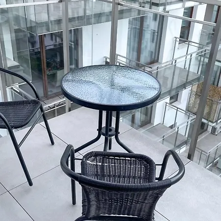 Comfortable 1-room Close To The Center Varsóvia